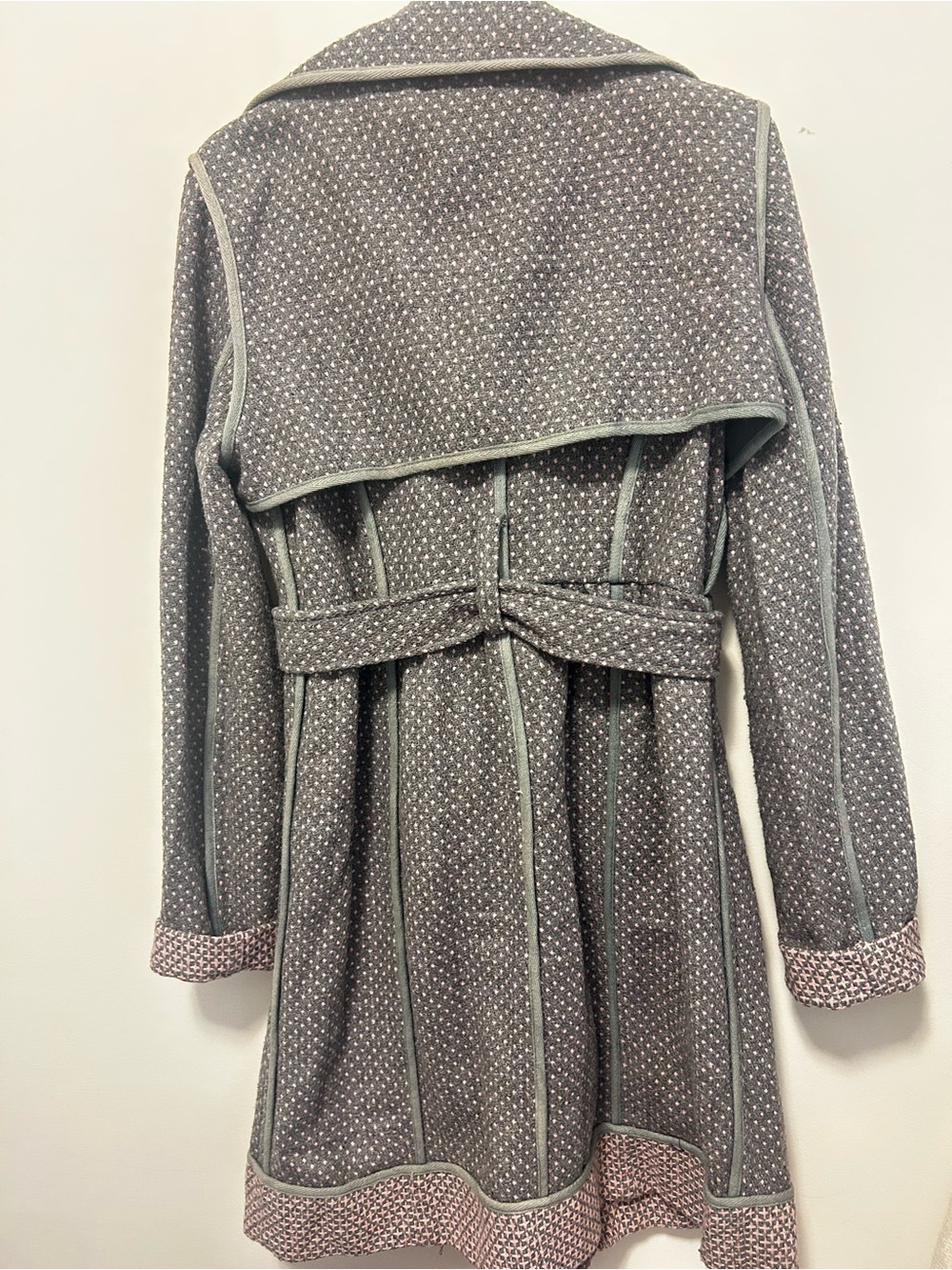 Wool-Blend Gray Polka Dot Vintage Style Trench Coat with Belt - Picture 2 of 3